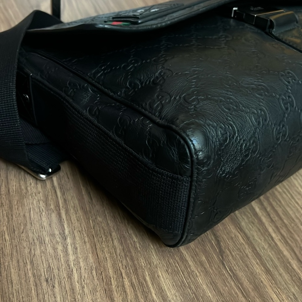 A 436- 💯 % authentic Gucci crossbody bag - Picture 10 of 16